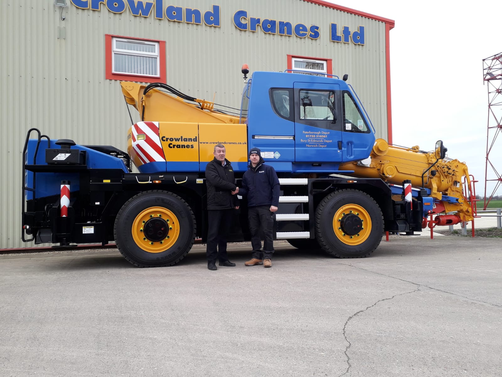 Paul Bishop of Crowland Cranes (L) and Gintaras Juodis of Rivertek Services